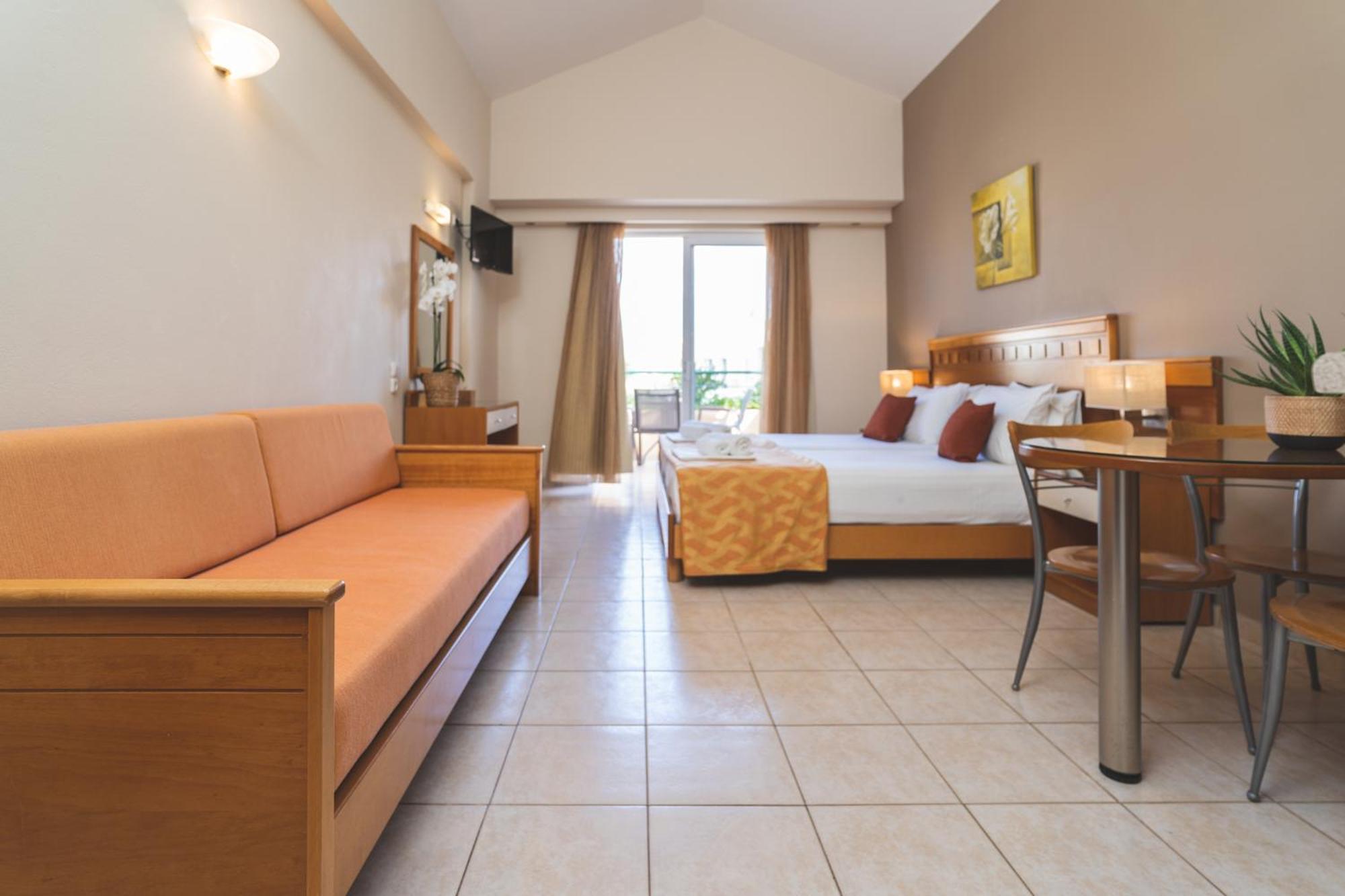 Helios Apartments Kato Daratso Oda fotoğraf
