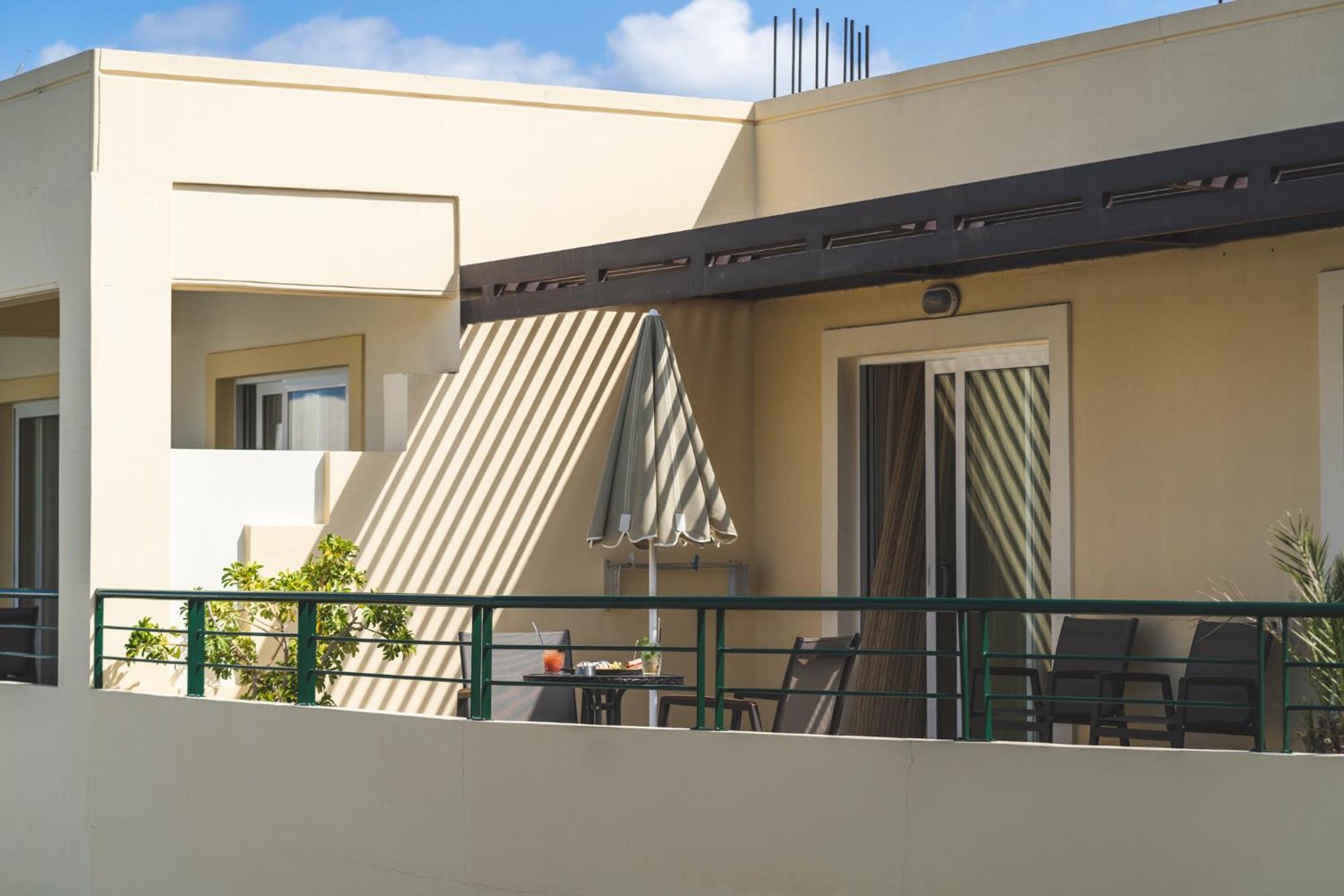 Helios Apartments Kato Daratso Oda fotoğraf