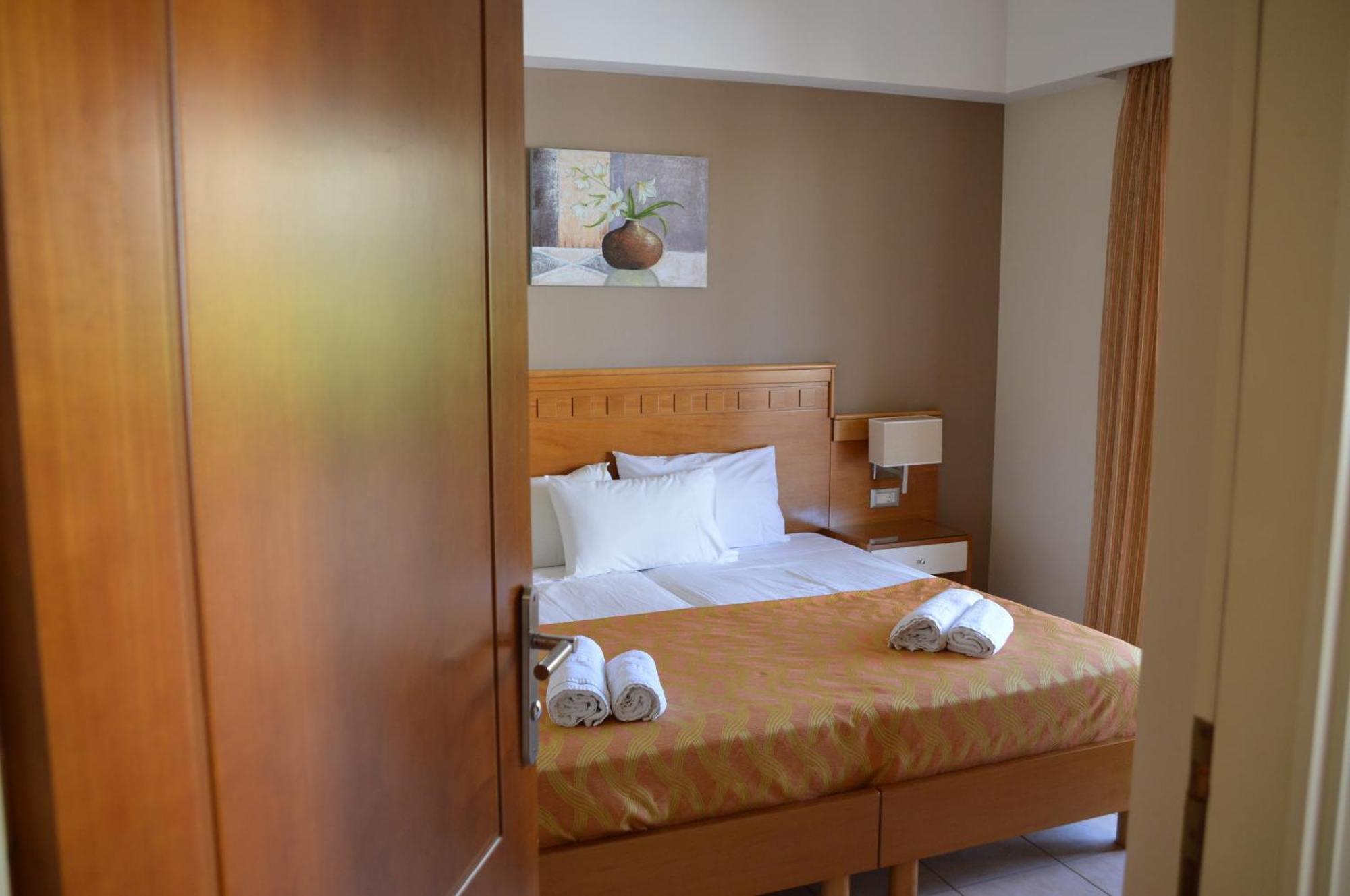 Helios Apartments Kato Daratso Oda fotoğraf